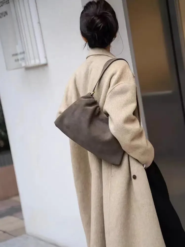 Borsa a spalla e borsa a mano in camoscio da donna con due cinghie_voghion.com