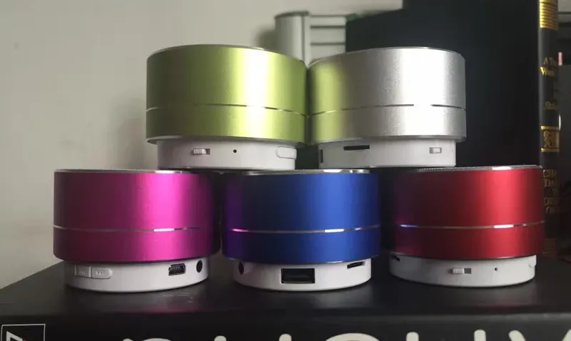 100 pezzi A10 altoparlanti wireless Bluetooth in lega di alluminio, mini altoparlanti portatili in metallo per esterni con luci a LED per telefono_voghion.com