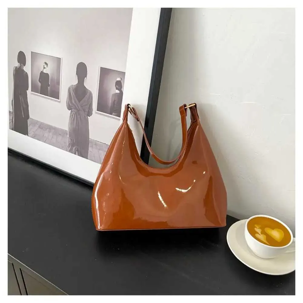 Portafoglio da donna in pelle PU liscia e alla moda, con tracolla Y241115_voghion.com