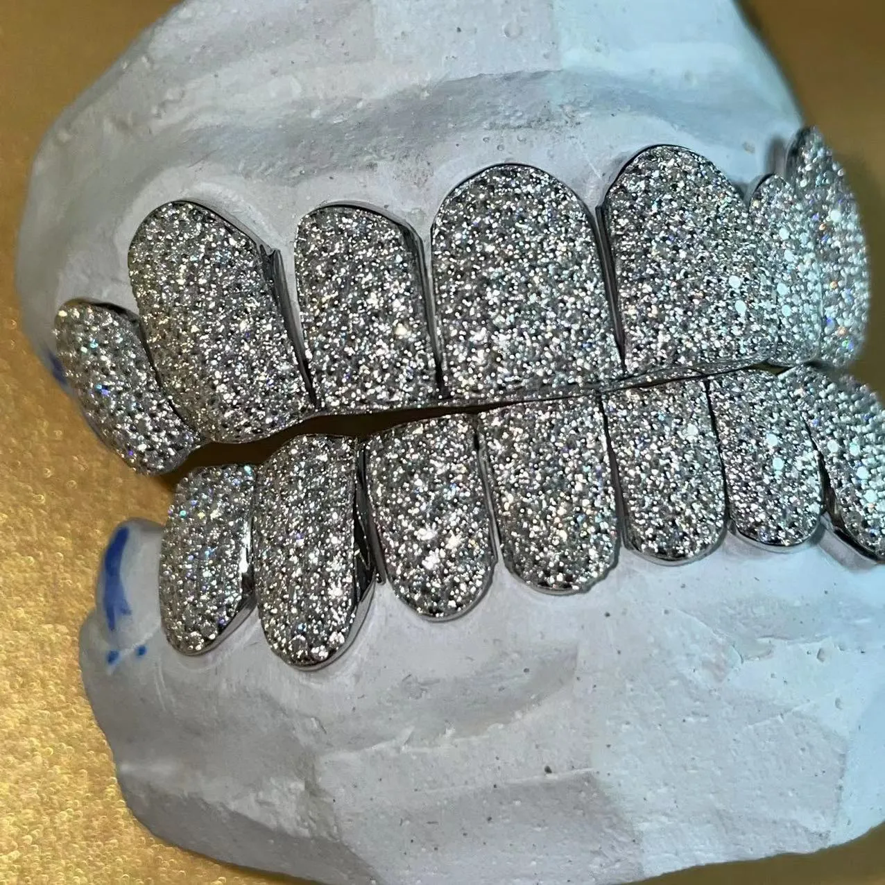 Sparkle Custom Made Hip Hopiced Out Sterling Sier Grills Gold Jewelry Zigzag Setting Vvs Moissanite Teeth Mouth Grillz_voghion.com