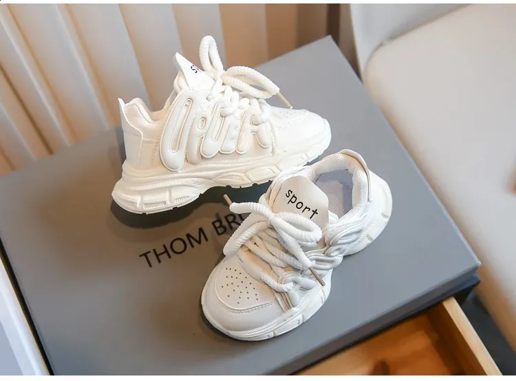 2023 New Girls Sports Simple Spring And Autumn Boys Rose Pink Cute Childrens Shoes Direct Transport Anti Slip 240912_voghion.com