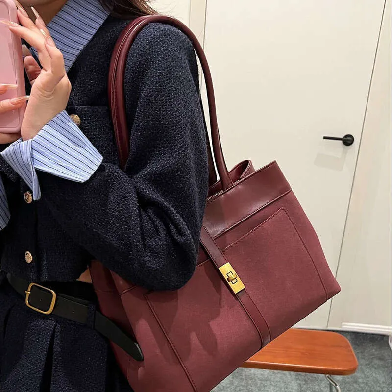 Damen Große Kapazität Pendler Nischendesign Lässig Alles Einfache Mode Pu Textur Einzelne Schulter Tragbarer Eimer_voghion.com