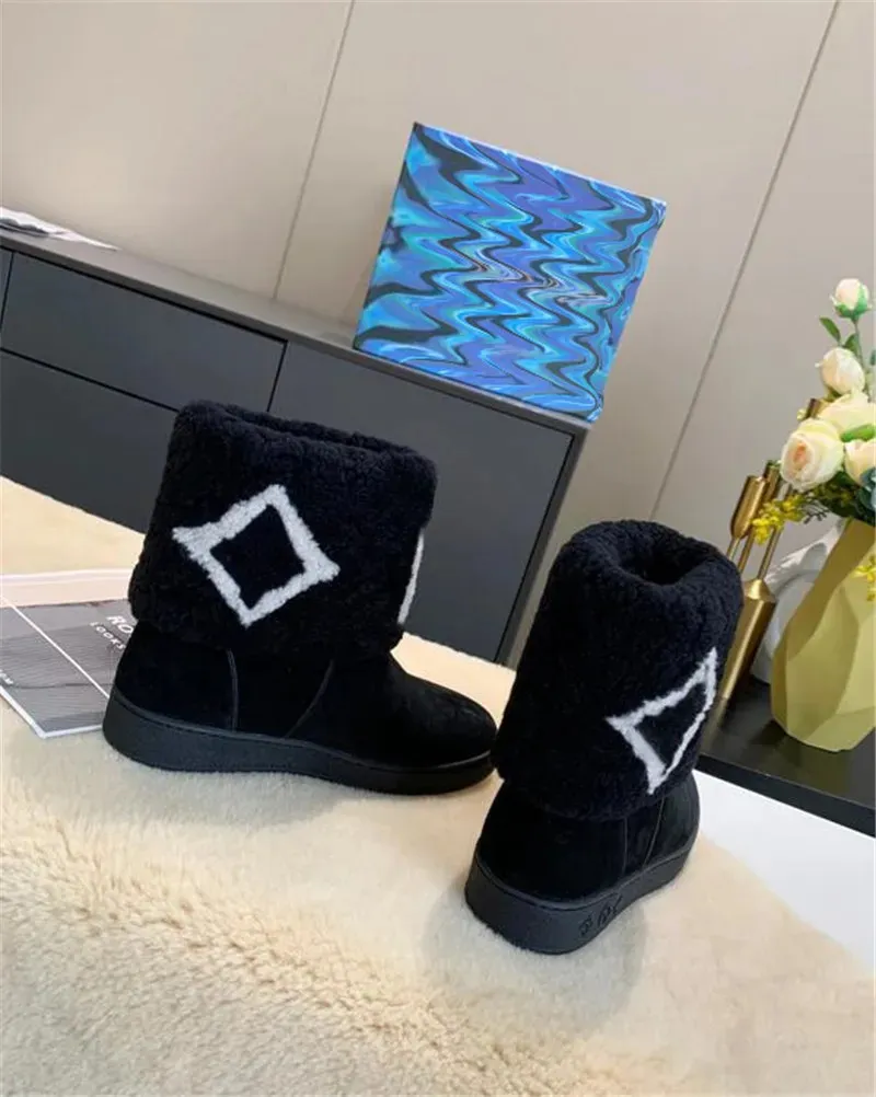 Classical Black Thick Fur Women Half Ladies Snow Outdoor Shoes Martens Checked Leather Boots 3 Colors_voghion.com