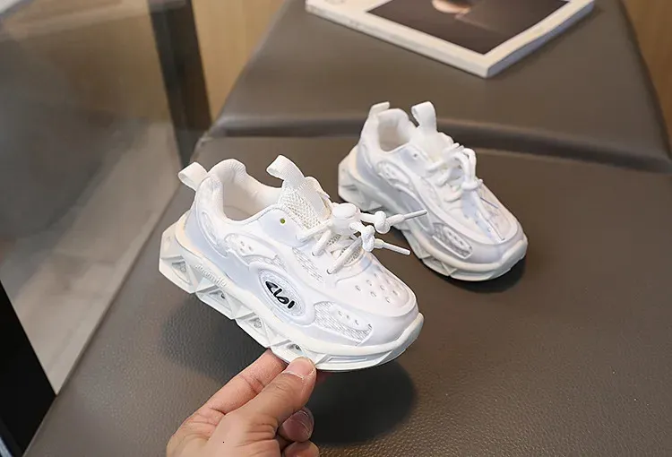 New LED Baby Boys Luminous Running Childrens Breathable Mesh Sports Shoes Size 21-30 240627_voghion.com