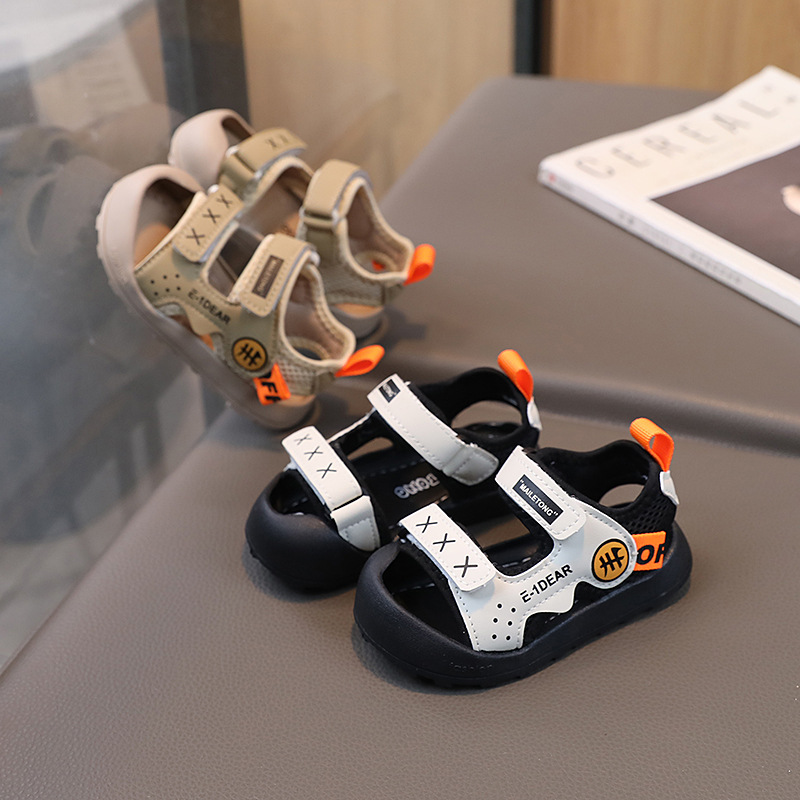 Cartoon Baotou 2023 Summer Boys' Walking Sandals 0-1-3 Year Old Soft Sole Female Baby Shoes 3_voghion.com