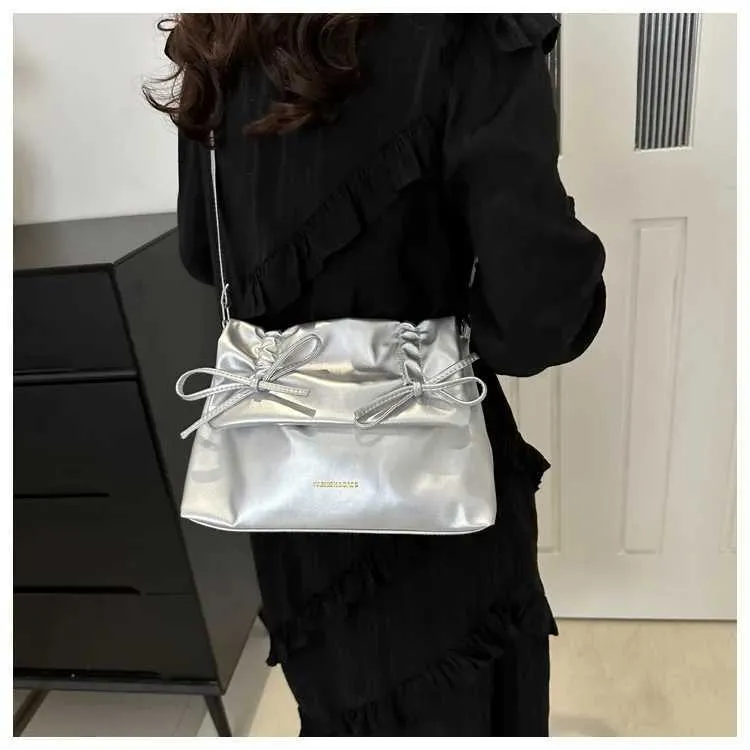 Unterwäsche Damenhandtasche große Kapazität Herbst und Winter 2024 neue High-End-Schulter-Pendlertasche Y241025_voghion.com