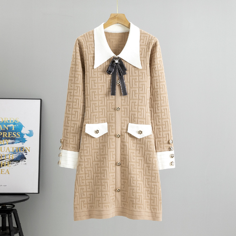 Vêtements pour femmes printemps et automne nouveau tempérament déesse style haut de gamme célébrité royale sœur style manches longues petite robe tricotée