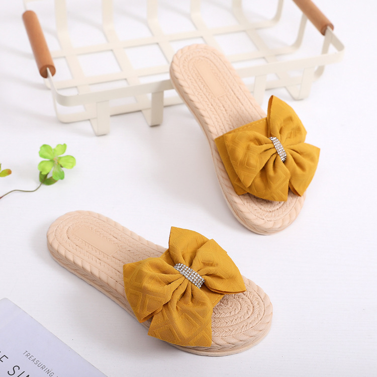 Nuevo Suela de cáñamo tejida de imitación de hierba para uso exterior, arrastre de una línea, zapatos planos de mujer a la moda de playa con diamantes_voghion.com