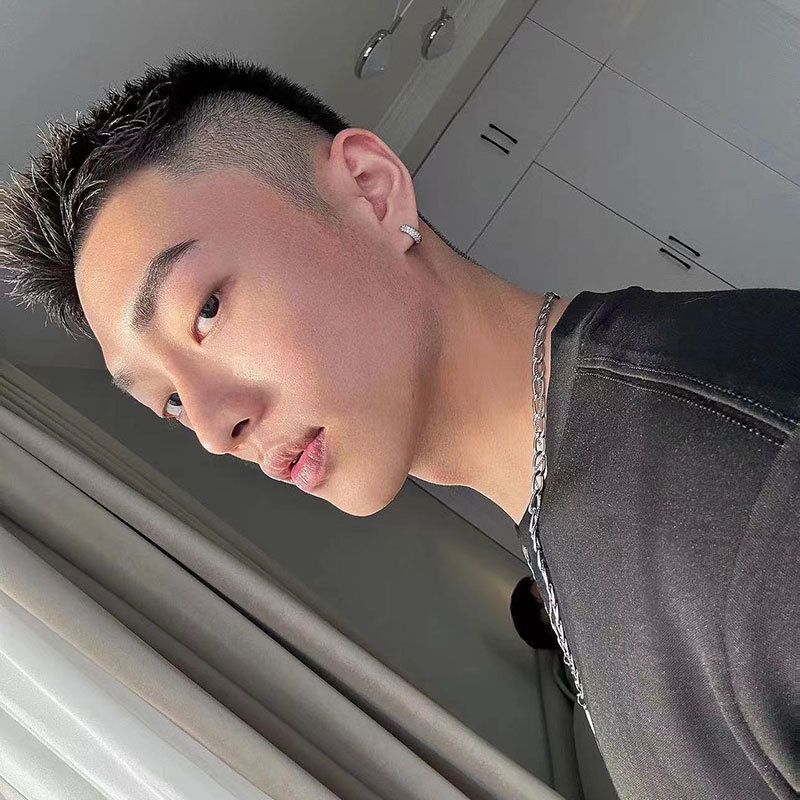 Orecchini in zircone di Neymar per uomo, leggeri, ruffiani, belli, di alta qualità, orecchini a clip, hip hop femminile_voghion.com