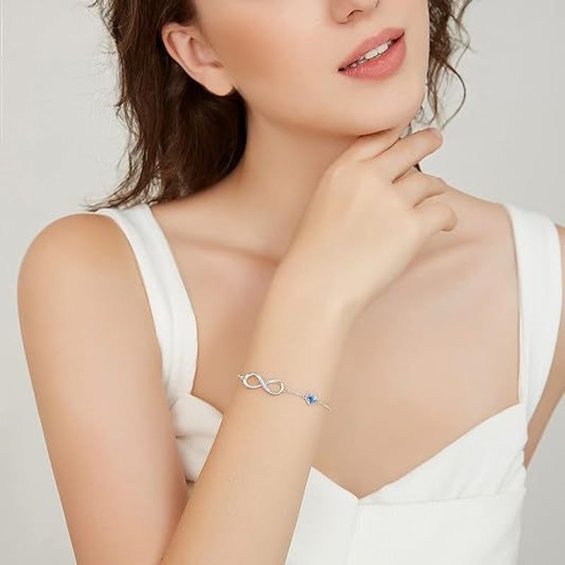 Modisches Armband Mit Zirkonia In Unendlichkeitsform_voghion.com