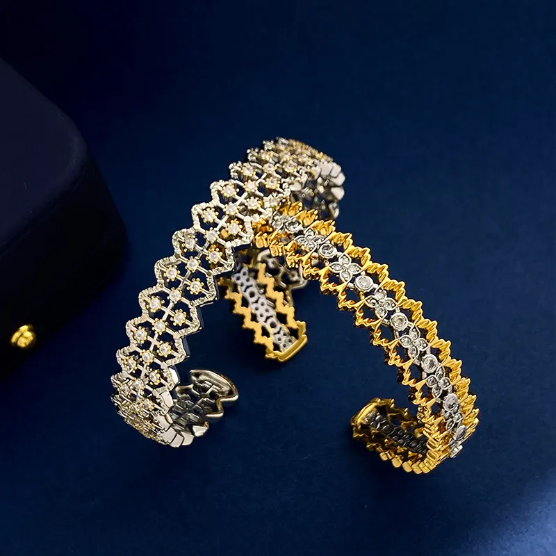 Italy Hollow Clover Designer Bangle Bracelet For Women Sier Bling Lace Sparkling Dia Gold Plated Retro Vintage C_voghion.com