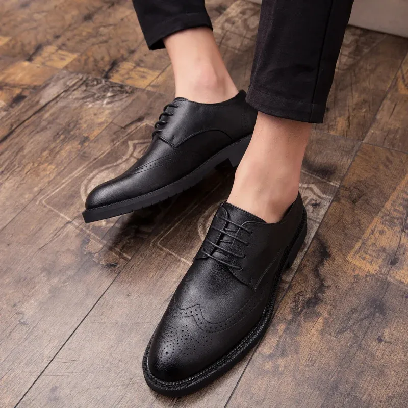 Plus Size 38-47 Brogue Fashion Oxford Dress Shoes Male Well-dressed Gentleman Handcrafted Footwear For Modern Men_voghion.com