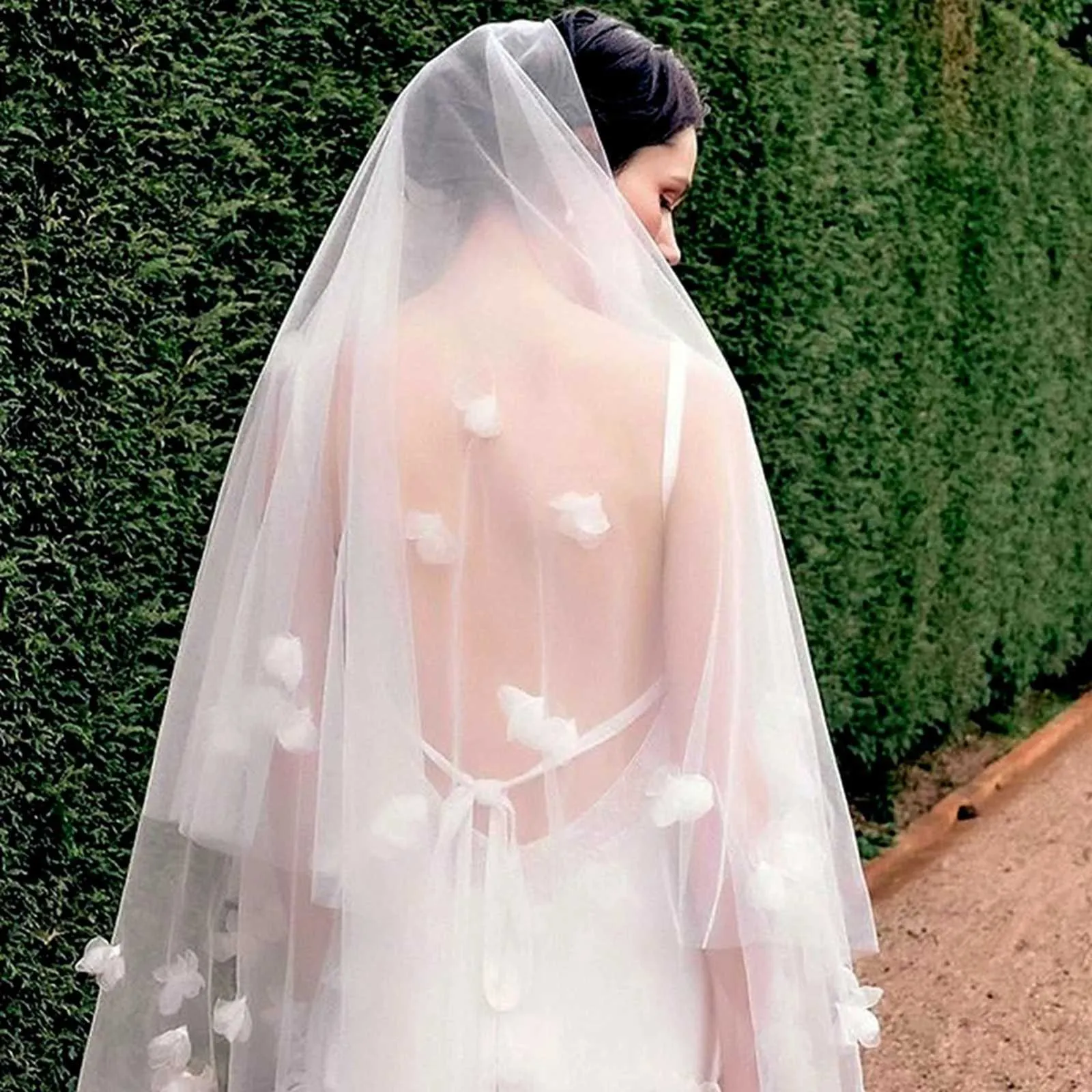 Voile de mariée à 2 niveaux V111, voile floral blush en tissu 3D, fleurs dispersées, illusion de mariée avec couvre-peigne_voghion.com