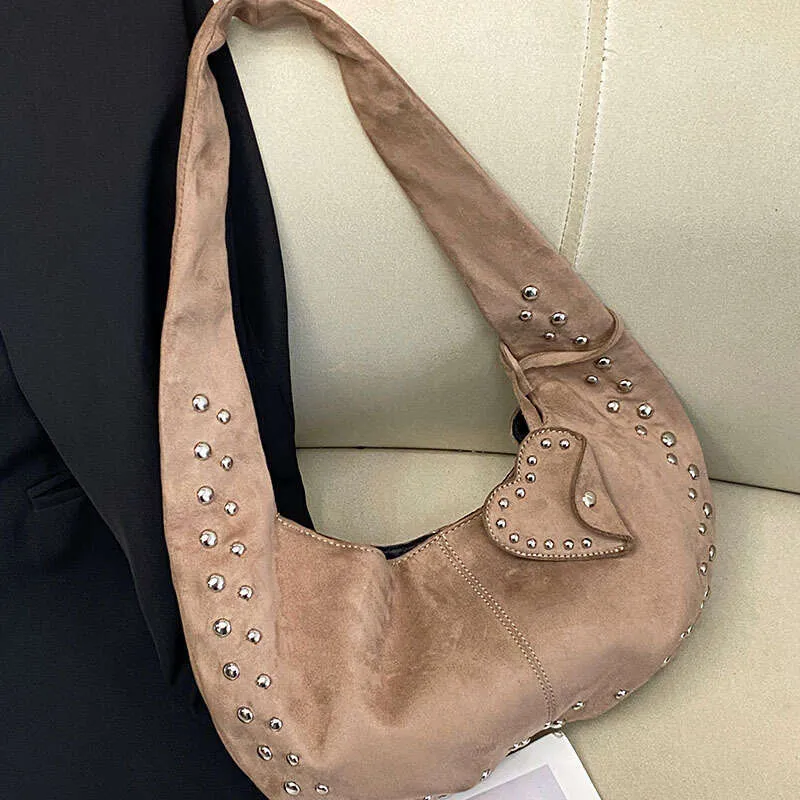 Geantă de umăr decorativă Retro Nit nouă, geantă europeană și americană pentru motocicletă, geantă de mână din piele Nubuck Armpit pentru femei_voghion.com