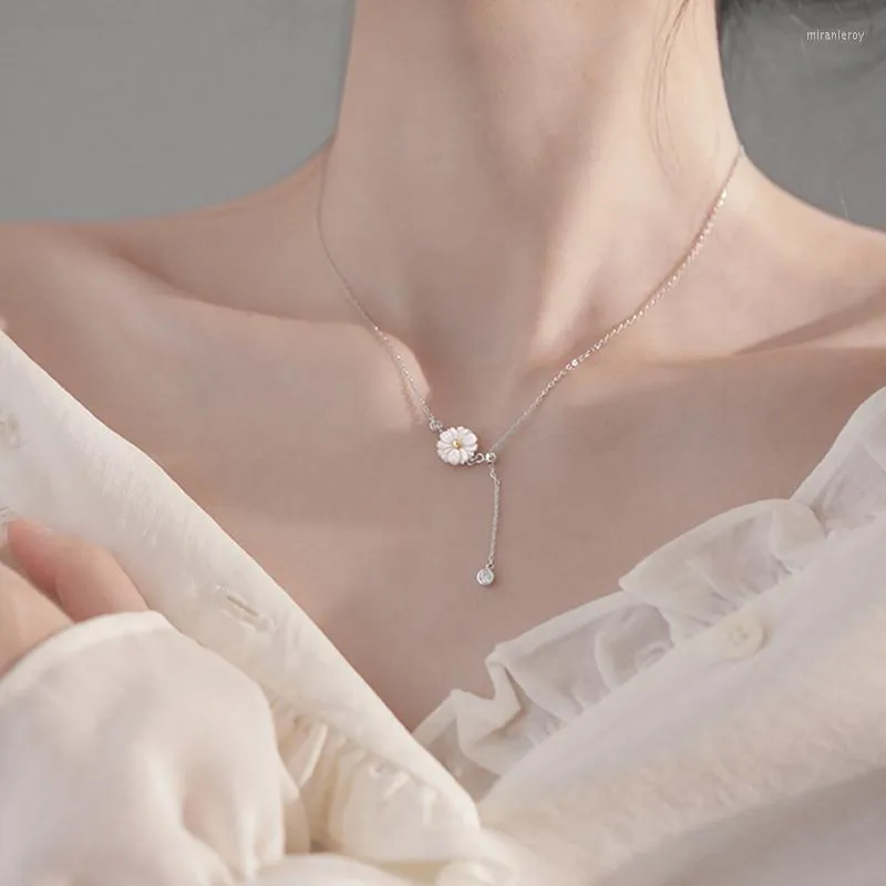 Halsketten mit Anhänger für Damen, Blumen-Anhänger, edler Schmuck, Zubehör, sanfte Schlüsselbein-Halskette für Party-Geschenk_voghion.com