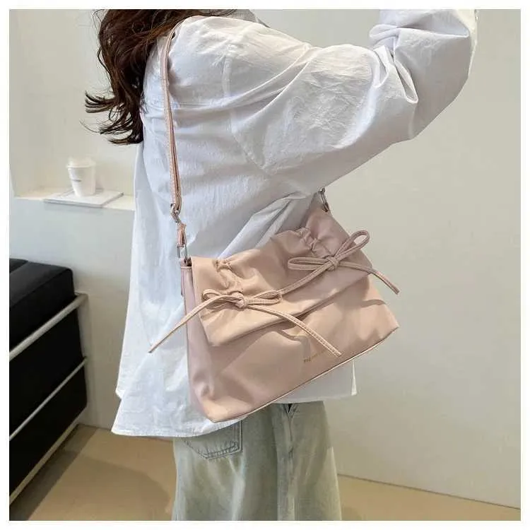 Unterwäsche Damenhandtasche große Kapazität Herbst und Winter 2024 neue High-End-Schulter-Pendlertasche Y241025_voghion.com
