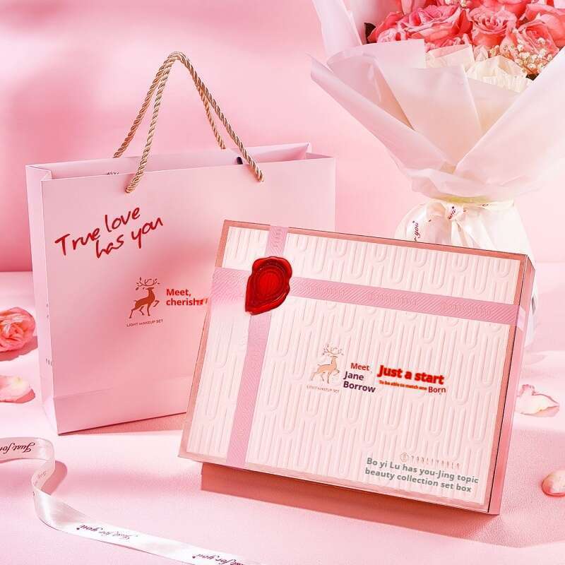 Zehnteiliges Beauty-Set. Valentinstagsgeschenke für Freundinnen: Lippenstift-Sets, Make-up-Sets_voghion.com
