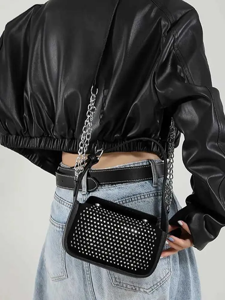 Fashion Small Shoulder And Crossbody Bag With Texture Chain Strap_voghion.com