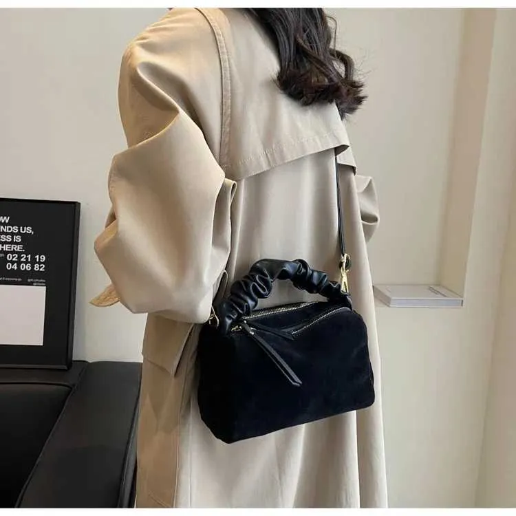 Sacs à bandoulière légers en PU pour femmes avec fermeture éclair tendance 2024 Design à plis tendance Bolsas Para MujeresC241103_voghion.com