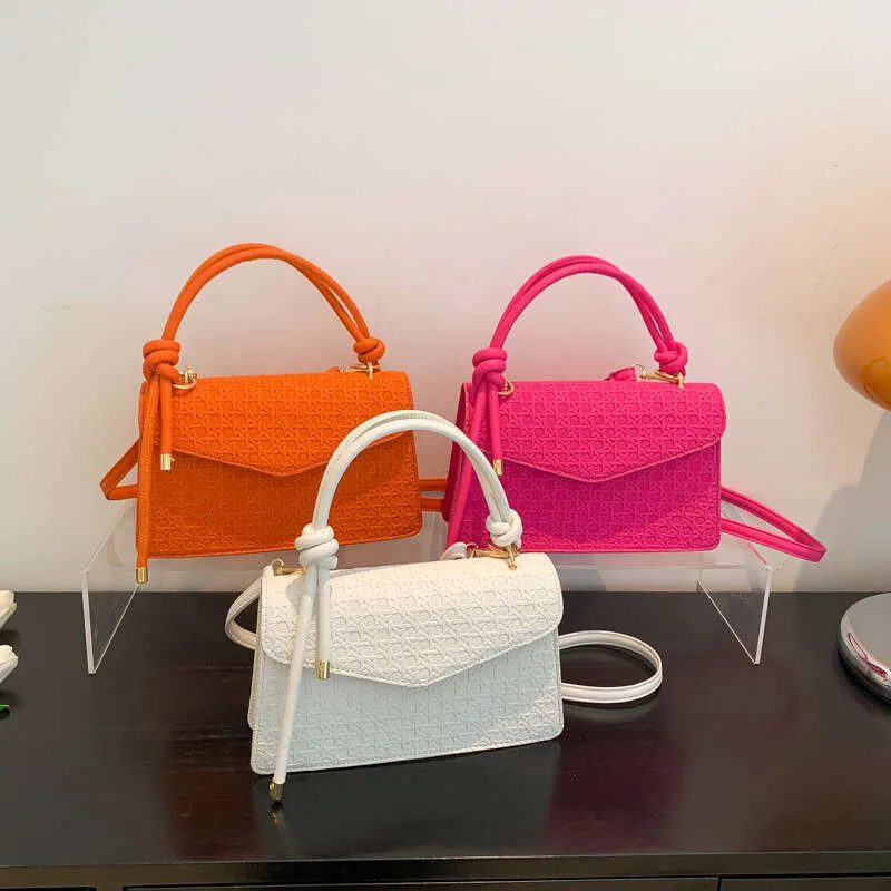 Crossbody Shoulder Handbag With Diamond Lattice Quilted Pattern_voghion.com