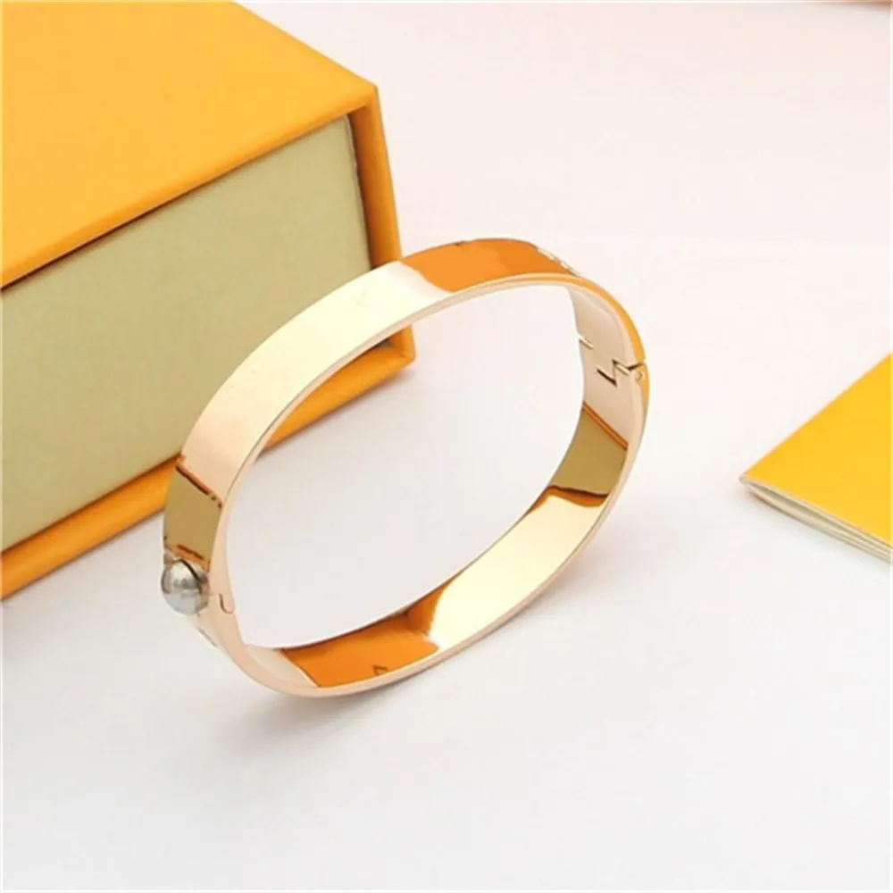 Modedesigner Damen Diamant Tennis Gravur Taufarmbänder Manschettenarmband Initialenarmband Hochzeit Muttertag_voghion.com