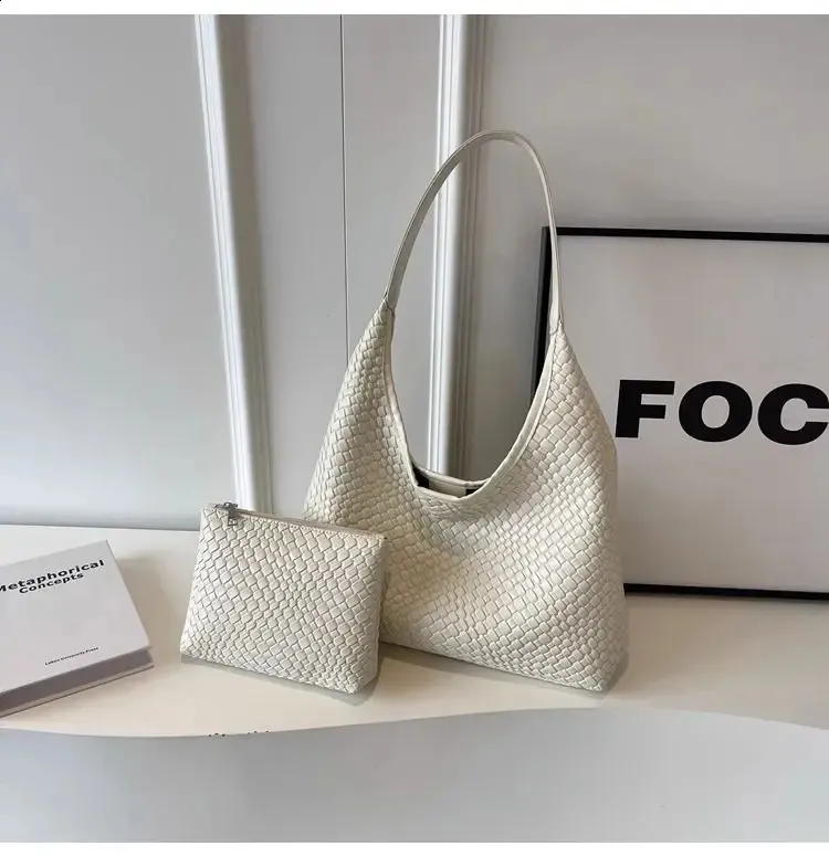 2024 The Style H7 Network Celebrity Weave Woven Carrying Borsa a tracolla grande capacità da donna alla moda retrò 240820_voghion.com