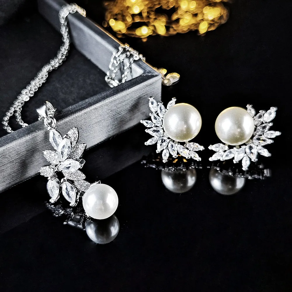 Pearl Leaf Designer Women Pendant Necklace Earrings Style Shiny Diamond Earing Design Boutique Jewelry Set Lady_voghion.com