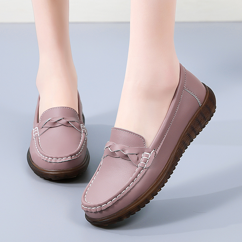Leather bean shoes Korean version flat flat non-slip women's casual soft soled large size pregnant mother shoes