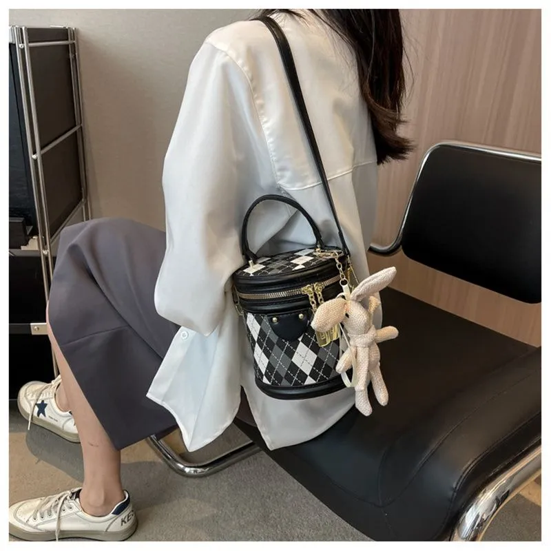 Designer Kostenloser Versand 2025 Neue Modische Eimer Premium Textur Dia Grid Schulter Umhängetasche Tasche Für Frauen_voghion.com