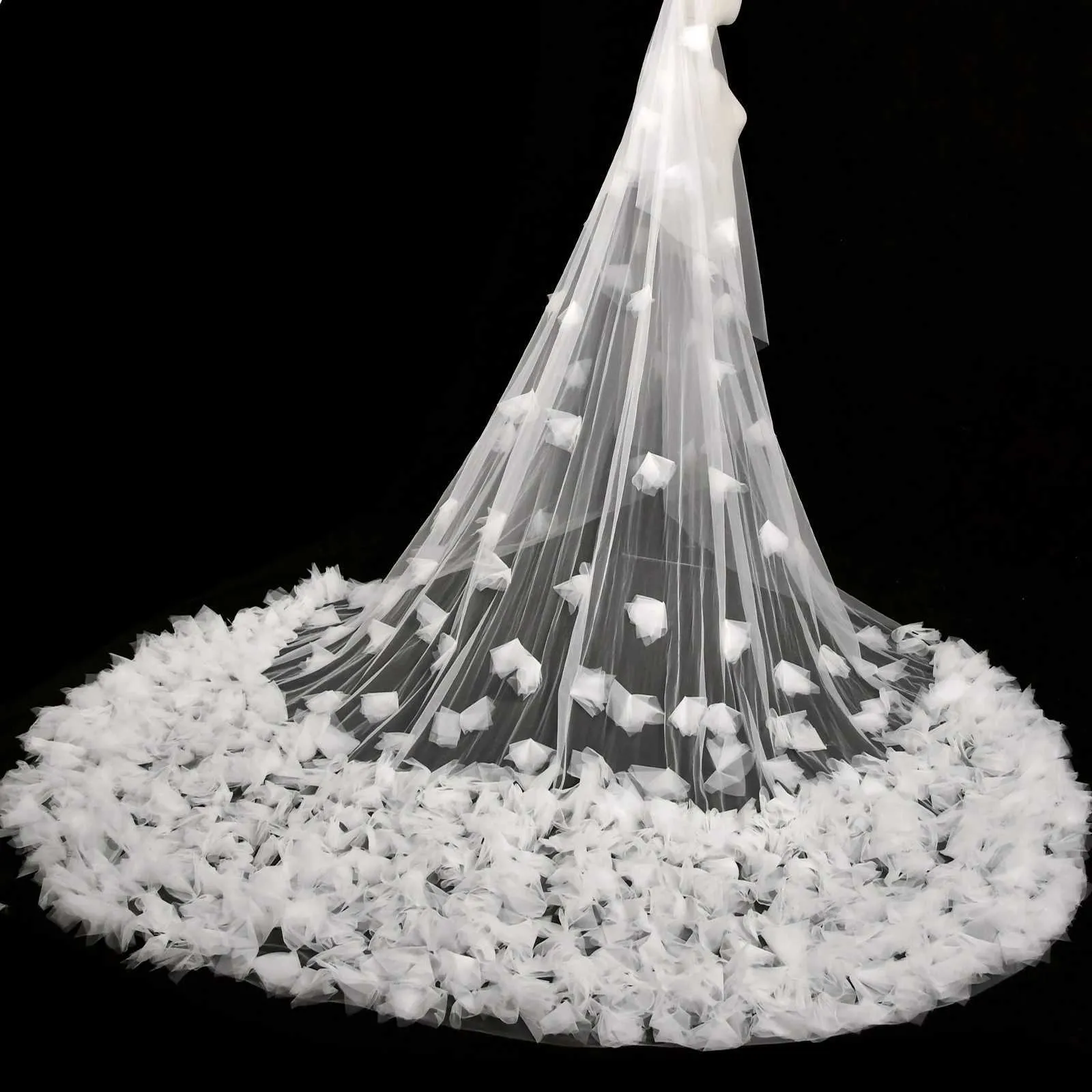 Long Cathedral Wedding Veil For Bride With Comb Bridal Accessories_voghion.com