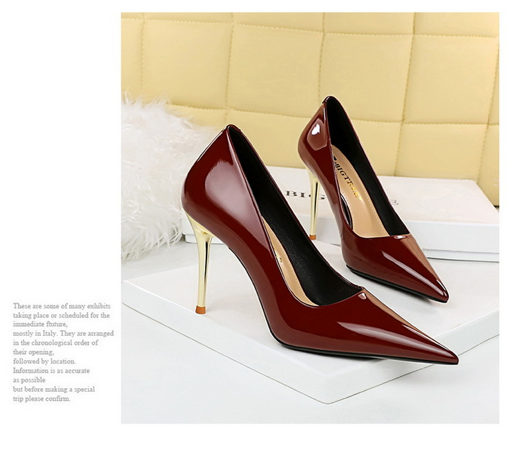 Sandalias de tacón de charol de moda, simples, de metal, súper tacón, boca baja, punta puntiaguda, brillantes, de charol, tacones altos, zapatos individuales para mujer_voghion.com