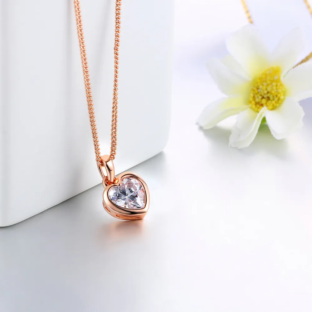 Collana con ciondolo a forma di cuore minimalista in zircone e orecchini per donna, set di gioielli di fidanzamento placcati in oro_voghion.com