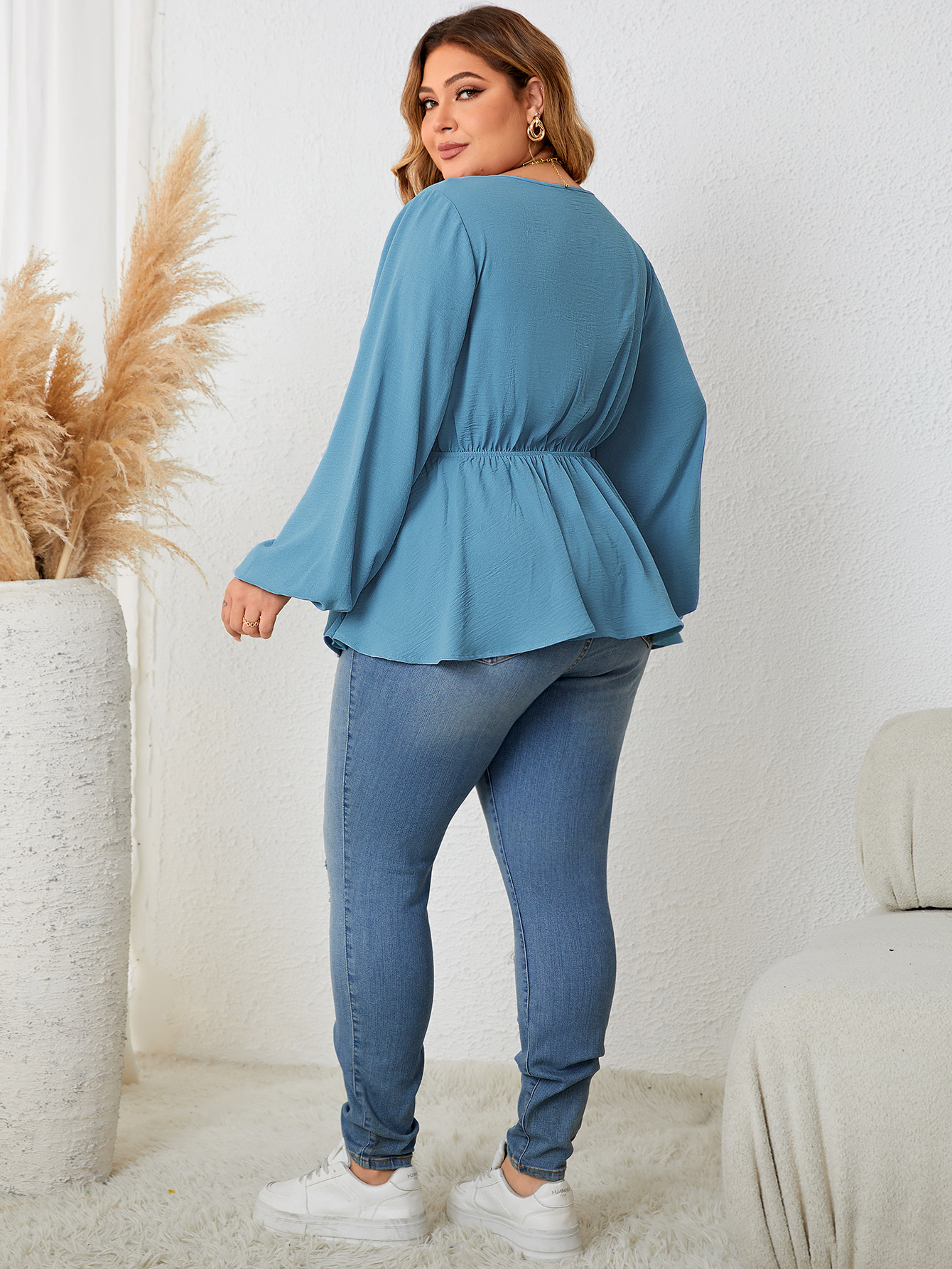 loose plus size tops women's long-sleeved V-neck shirt large size lace shirt women_voghion.com