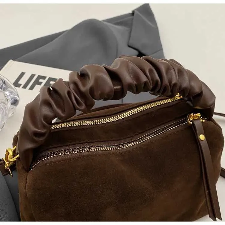Sacs à bandoulière légers en PU pour femmes avec fermeture éclair tendance 2024 Design à plis tendance Bolsas Para MujeresC241103_voghion.com