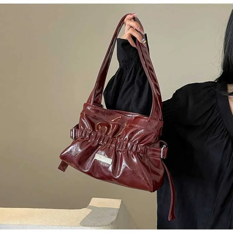 Borse da donna in pelle con manico, solide e morbide, con tasche larghe, capienza grande, versatili, da spalla, da donna, sottobraccio_voghion.com