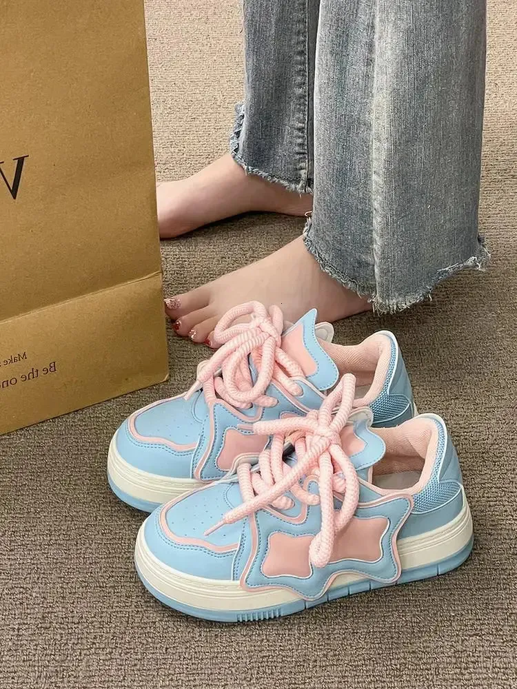 Scarpe da ginnastica con plateau rosa e blu da donna, scarpe sportive kawaii, casual, da tennis, da donna, basse, vintage, con suola spessa, coreane, carine_voghion.com
