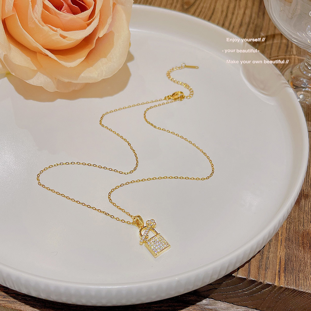 High-grade lock-in necklace for life, titanium steel, no fading, new pendant, fashionable, light luxury, niche sweater chain, clavicle chain_voghion.com
