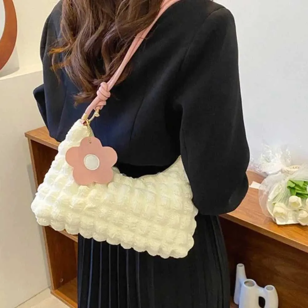 Sac à main coréen à bulles souples pour femmes, sac à bandoulière décontracté avec motif nuage pliable, portefeuille mignon Y241123_voghion.com