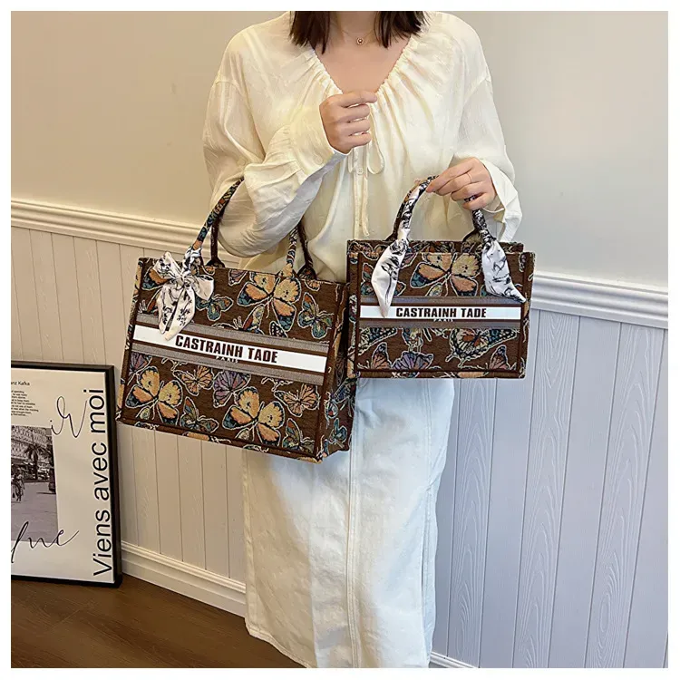 Freies Verschiffen 2025 Designer Umhängetaschen für Womans Handtasche Klappe Frauen Messenger Crossbody Gedruckt Stickerei Tasche_voghion.com