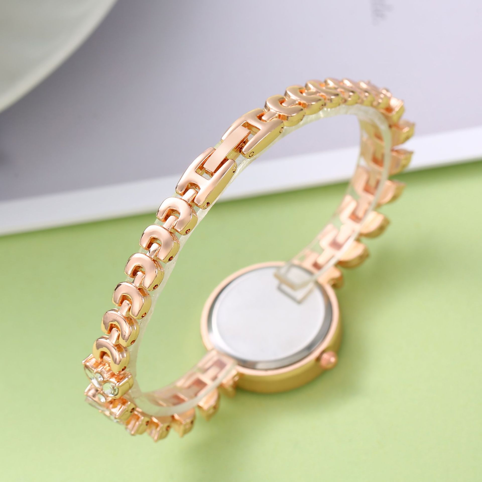 Orologio da donna con bracciale a sirena, orologio alla moda_voghion.com