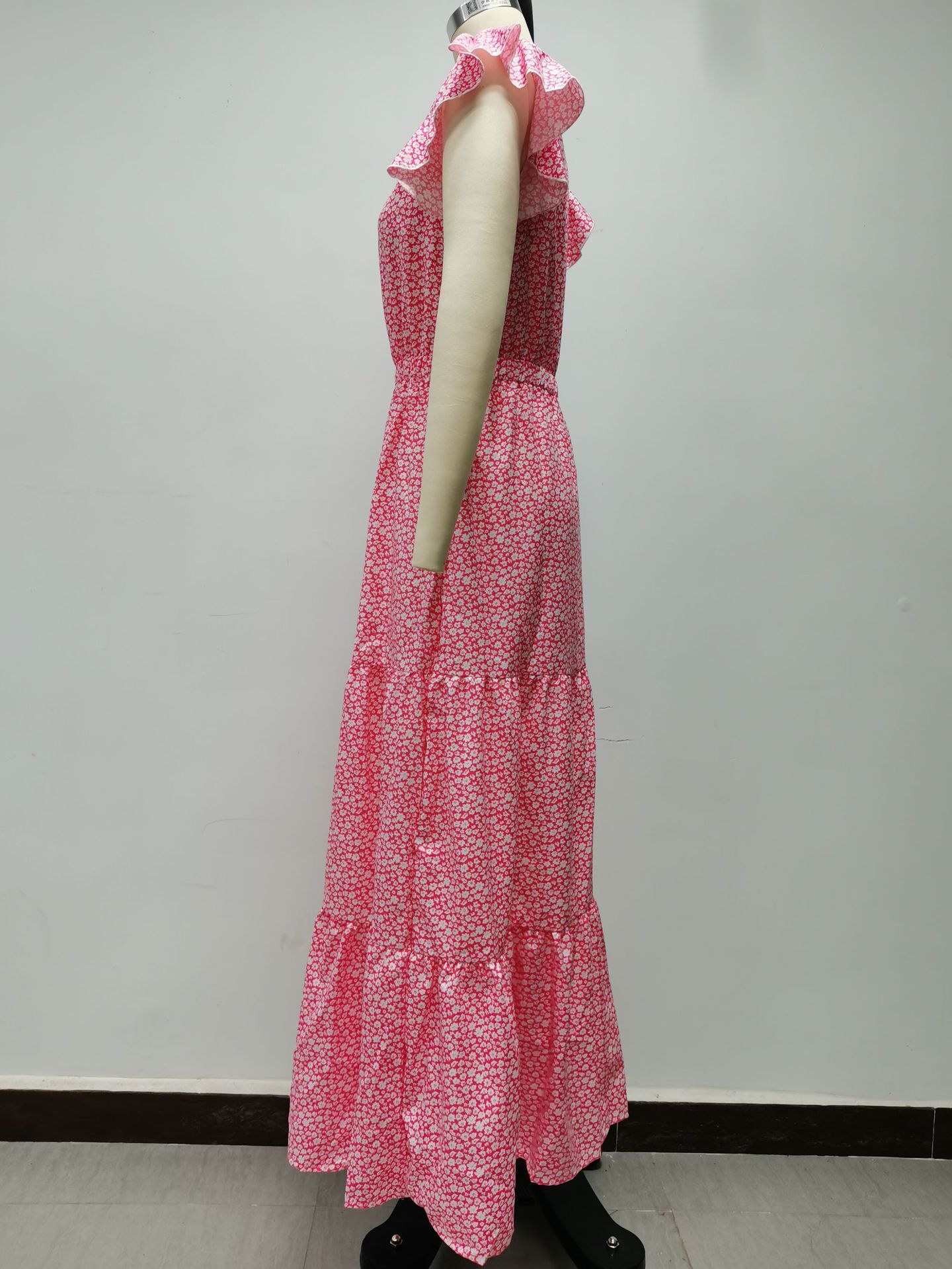 Abito lungo da donna con scollo a V, vita alta, stampa floreale, maniche corte e strati, modello hot 2024_voghion.com