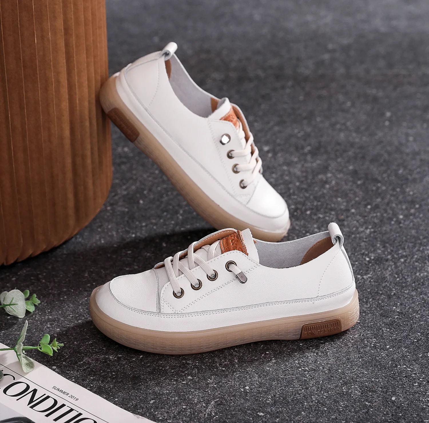 Scarpe da tavola casual con punta rotonda piatta, fascia elastica in vera pelle, basse, bianche, comode e traspiranti, con fondo morbido_voghion.com