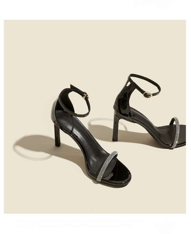 Scarpe col tacco alto con cinturino in argento per la primavera e l'estate 2025, eleganti, versatili e dal temperamento delicato._voghion.com