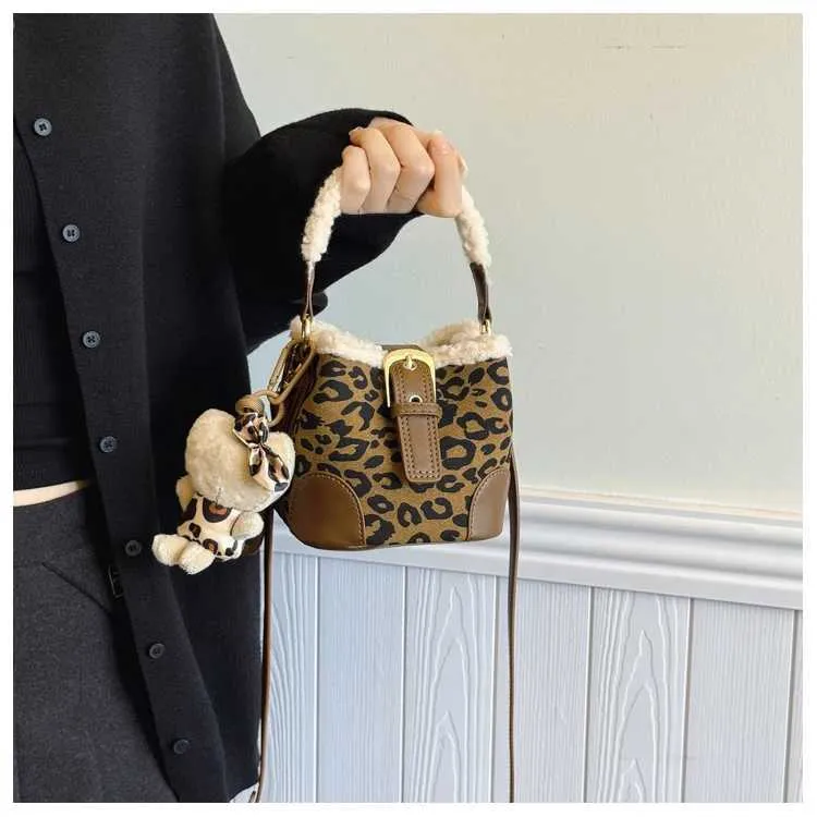 Sac seau vintage en daim léopard pour femme, mini-poignée en polaire d'agneau, tenue décontractée, polyvalent, en peluche_voghion.com