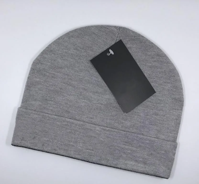 Warme Herbstmode Strickmützen für den Winter, warme Hüte für Damen und Herren, modische Strickmütze, Wollmütze, 3 Farben, Schwarz, Rot, Blau, kostenlos_voghion.com
