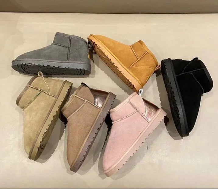 Bottes de neige courtes classiques à la mode pour femmes, bottes chaudes décontractées en peau de mouton et peluche avec sac à poussière pour cartes_voghion.com