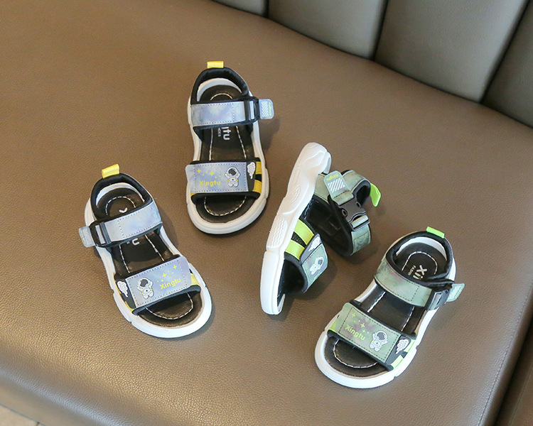 Jungen 2024 Sommer Neue bequeme und modische Baby-Strandschuhe Cartoon Open Toe Klett-Kindersandalen_voghion.com