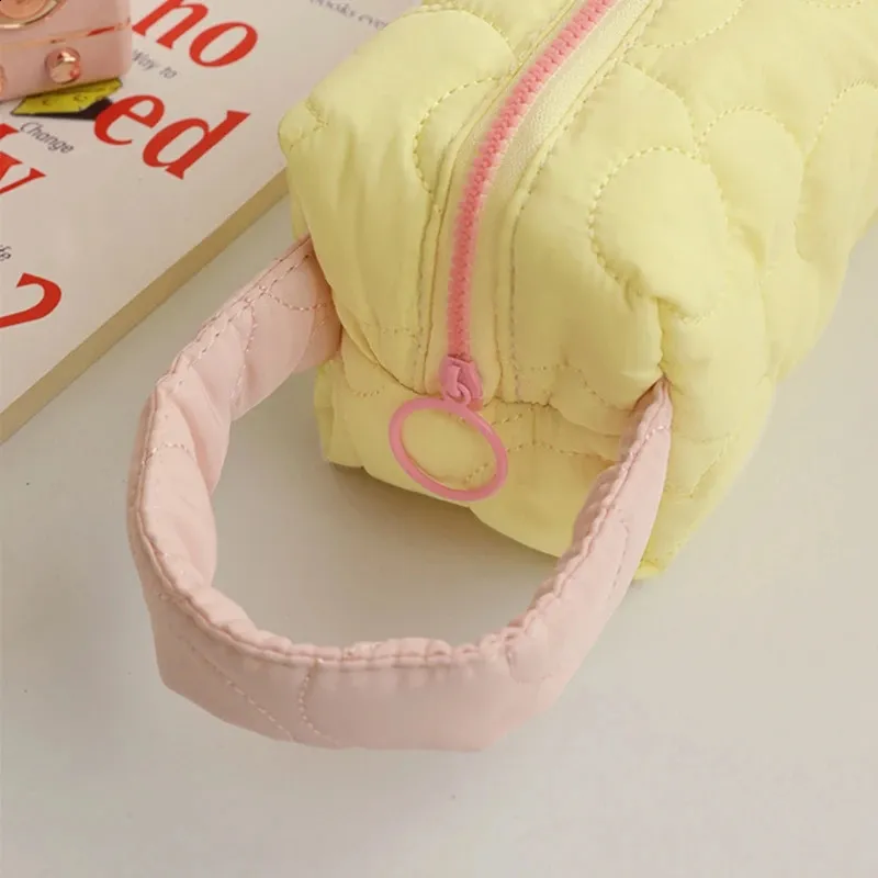 Female Quilted Cosmetic Case Womens Tulip wer Pouch Zipper Makeup Bag Travel Make Up Beauty Toiletry Handbag Tote_voghion.com