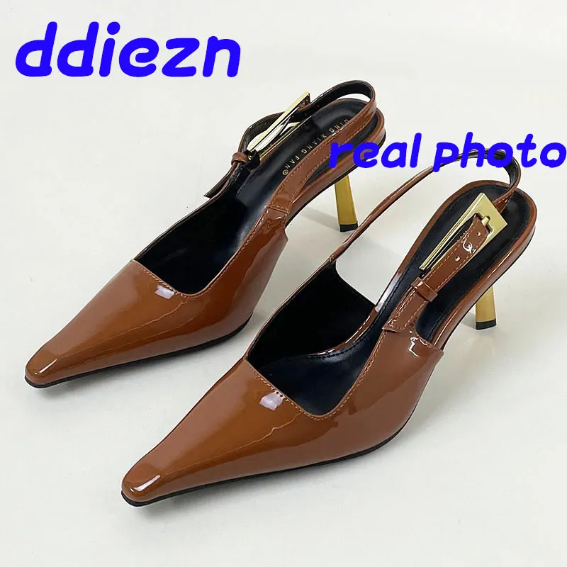 Sapatos de salto alto femininos com fivela de metal, bico fino, sandálias femininas, calçado marrom Ce88_voghion.com
