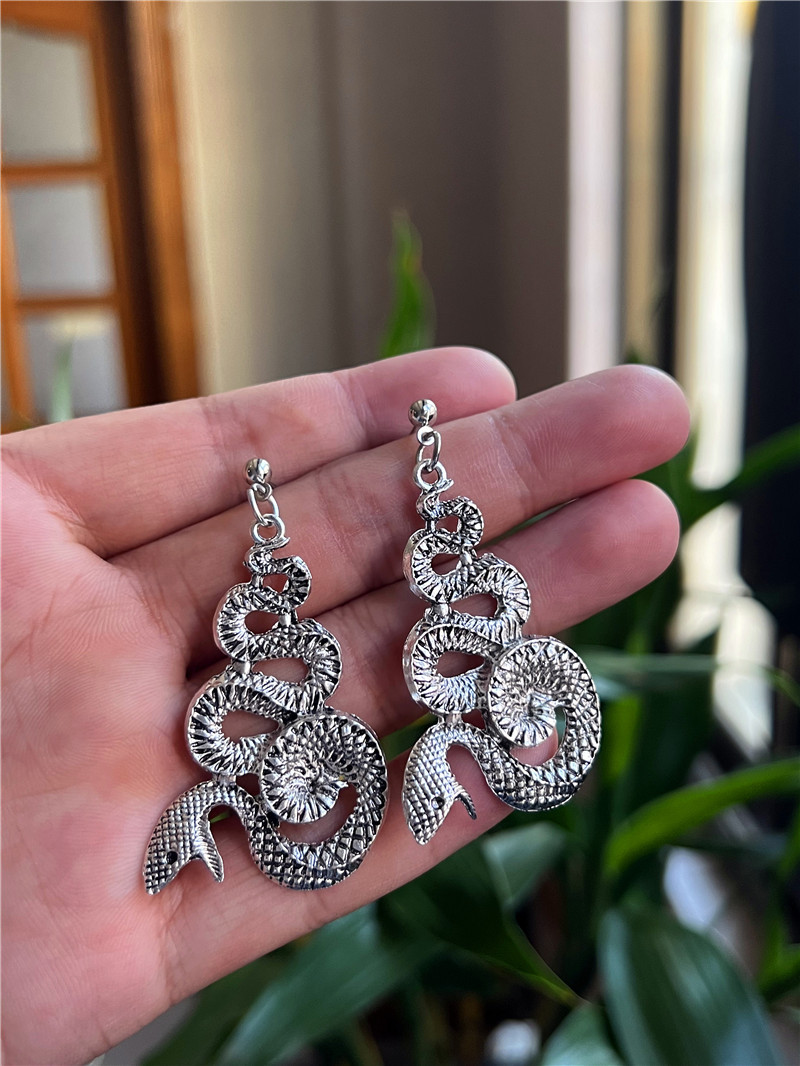 Earrings Fashion Retro Python Shape Pendant Earrings_voghion.com
